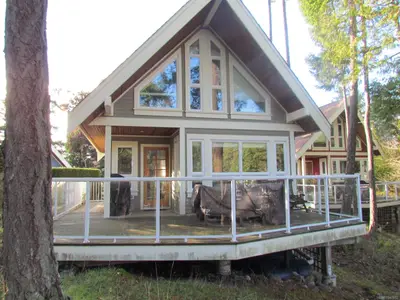 2315 MacKinnon Rd #16C, Pender Island BC V0N 2M1