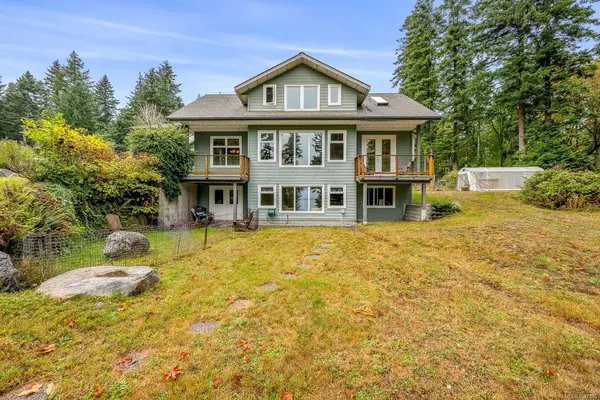 652 Fox Rd, Quadra Island BC V0P 1N0 - 3 bed, 3 bath property for sale in Quadra Island