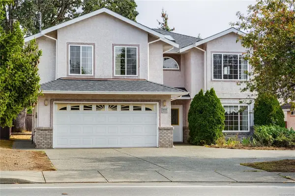 4005 Gordon Head Rd, Saanich BC V8N 3X4 - 5 bed, 4 bath property for sale in Saanich