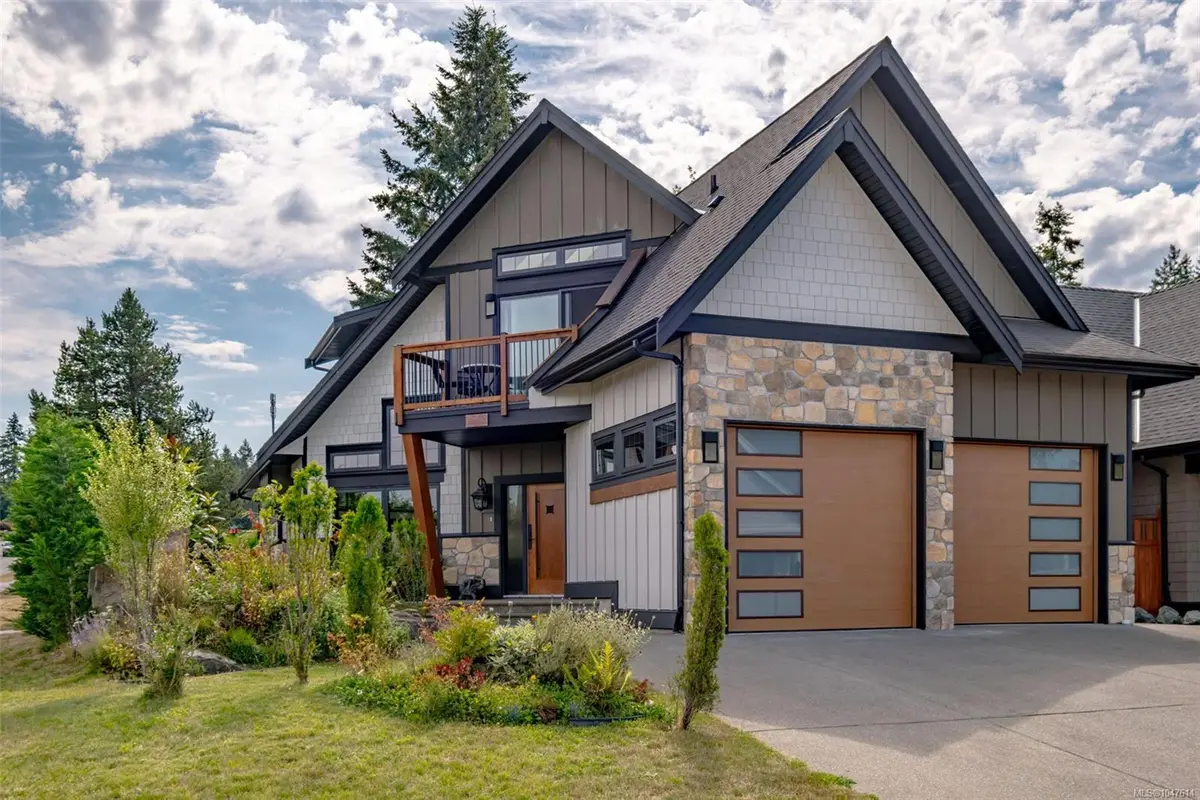 492 Cottage Dr, Qualicum Beach BC V9K 2T3