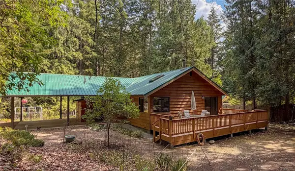 920 Carmen Cres, Gabriola Island BC V0R 1X2 - 3 bed, 2.0 bath in Gabriola Island