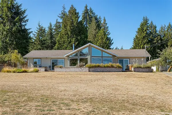 6780 Island Hwy W, Bowser BC V0R 1G0 - 3 bed, 2 bath property for sale in Bowser
