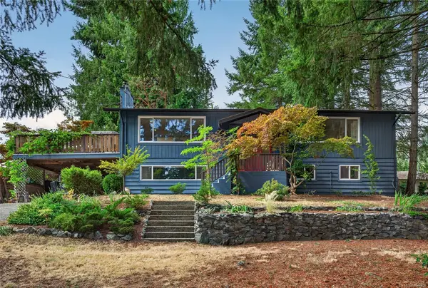2686 Morningstar Rd, Shawnigan Lake BC V8H 2G5 - 4 bed, 3 bath in Shawnigan Lake