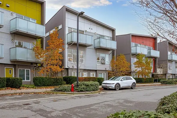 770 Central Spur Rd #106, Victoria BC V9A 0G7 - 2 bed, 3.0 bath in Victoria
