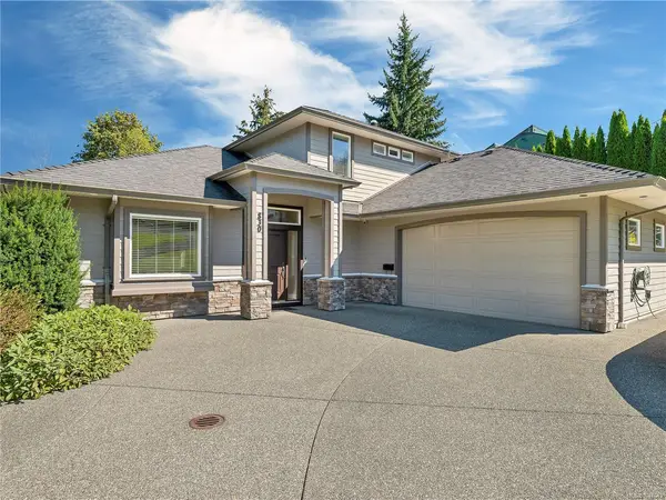830 Pinecrest Rd, Campbell River BC V9W 3P3 - 4 bed, 3 bath property for sale in Campbell River