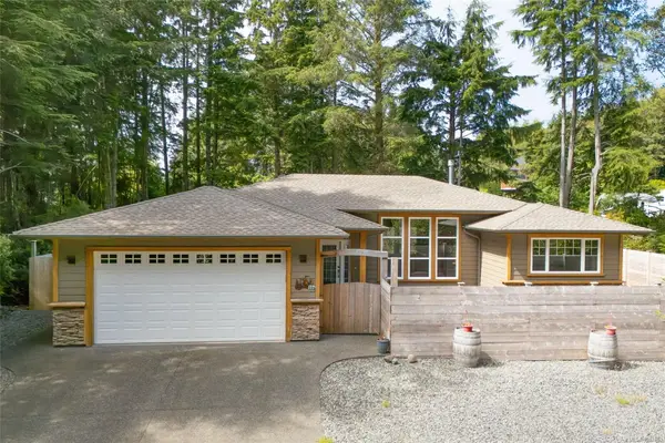 884 Elina Rd, Ucluelet BC V0R 3A0 - 3 bed, 2 bath property for sale in Ucluelet