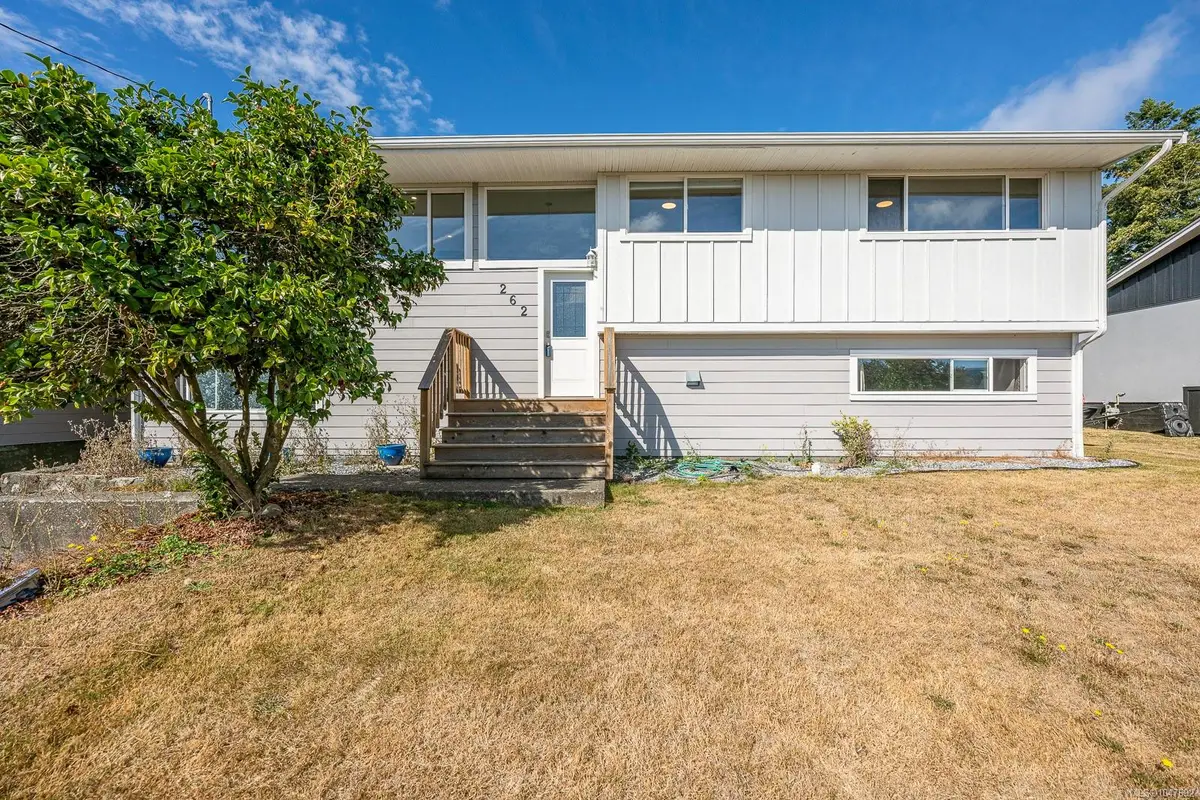 262 McLean St, Campbell River BC V9W 2M5