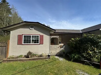 280 Binnacle Rd #A, Bamfield BC V0R 1B0