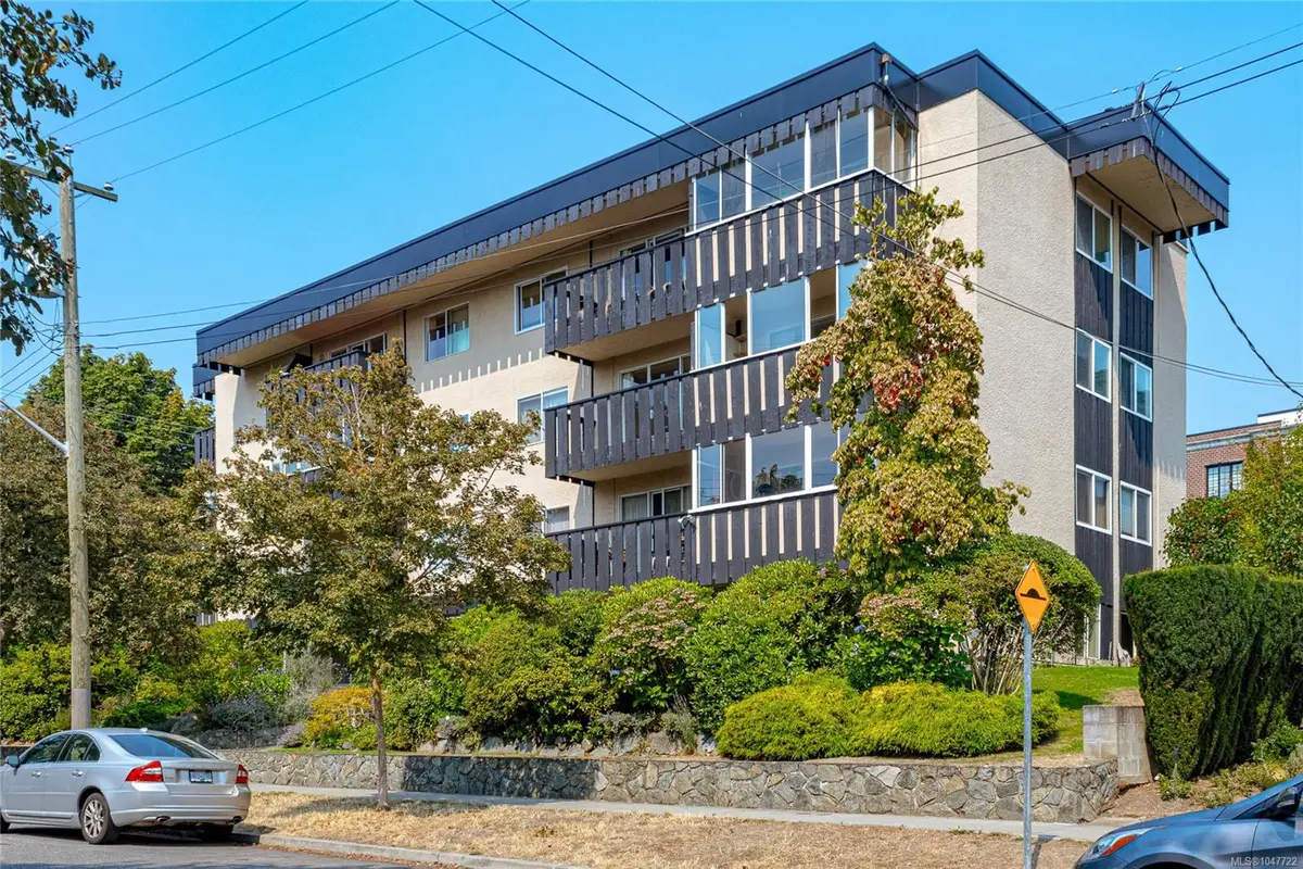 1000 McClure St #101, Victoria BC V8V 3E9