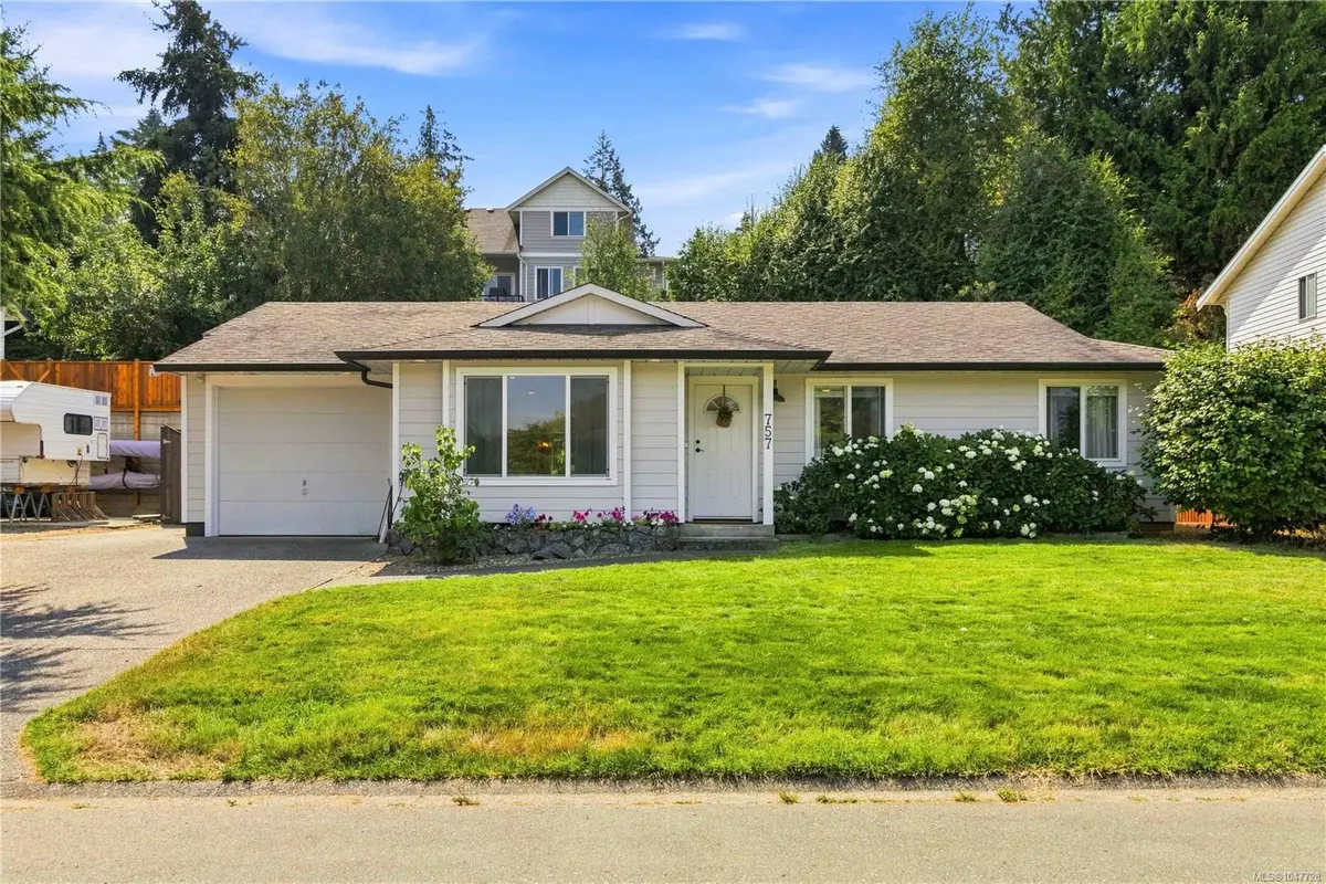 757 Cecil Blogg Dr, Colwood BC V9B 5N7