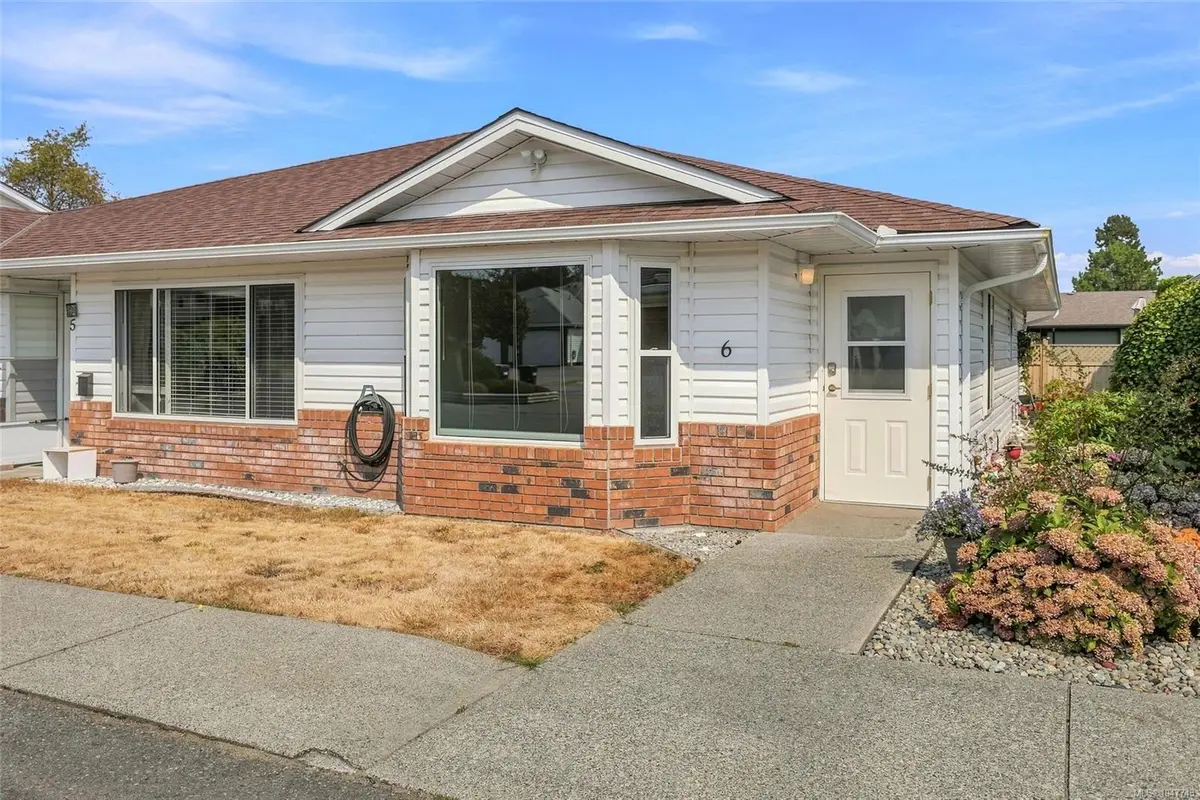 441 Harnish Ave #6, Parksville BC V9P 2J9
