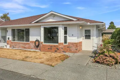 441 Harnish Ave #6, Parksville BC V9P 2J9