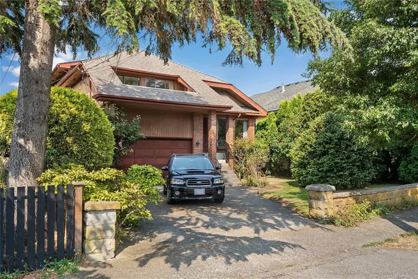 1144 May St, Victoria BC V8V 2S5 - 5 bed, 4 bath property for sale in Victoria