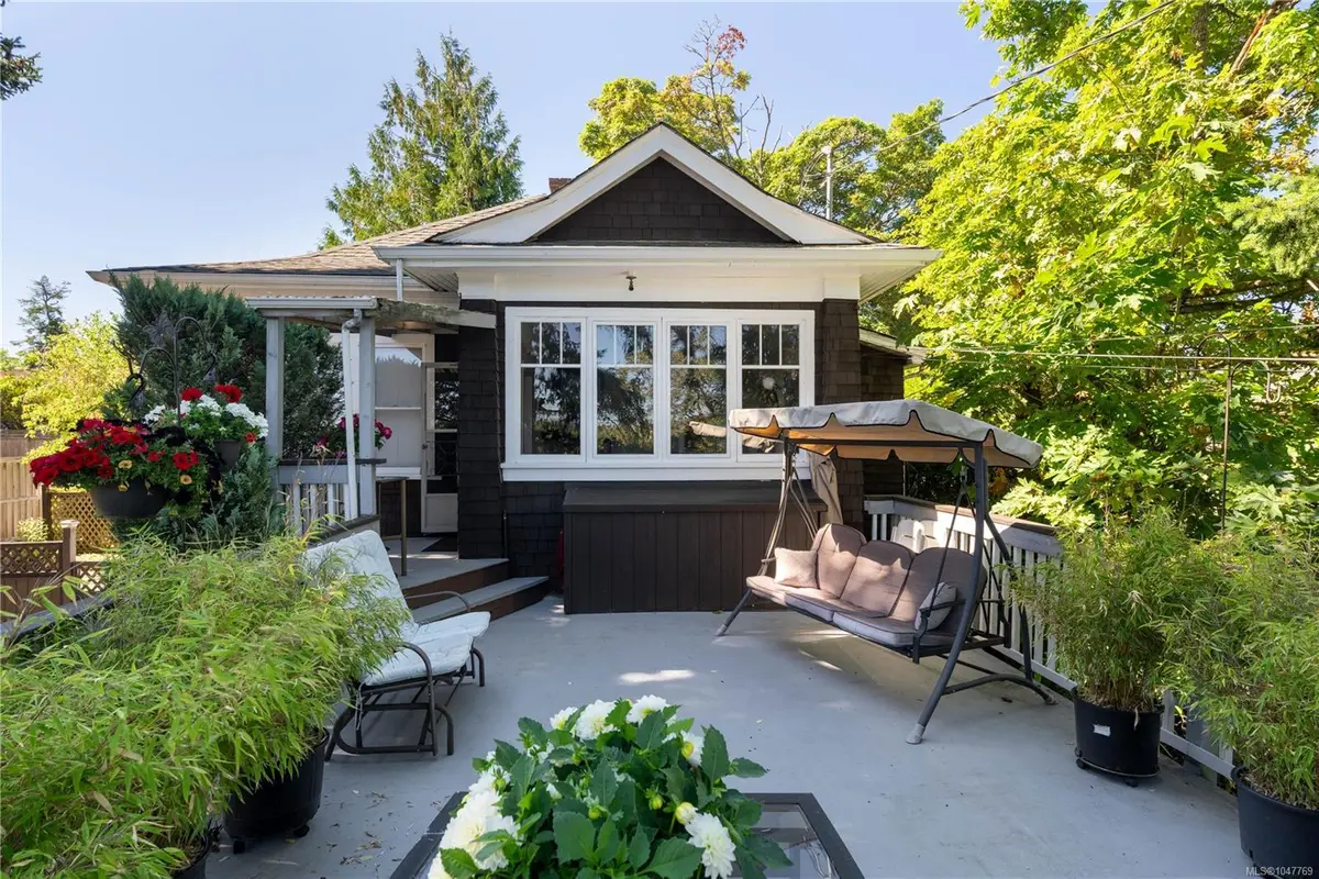 3870 Rowland Ave, Saanich BC V8Z 1Y1