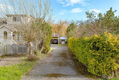 485 Sturdee St, Esquimalt BC V9A 6R2