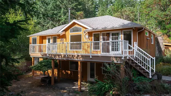 1170 Woodley Ghyll Dr, Metchosin BC V9C 4H9 - 6 bed, 3 bath property for sale in Metchosin