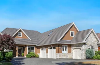 619 Crown Isle Dr, Courtenay BC V9N 8R5