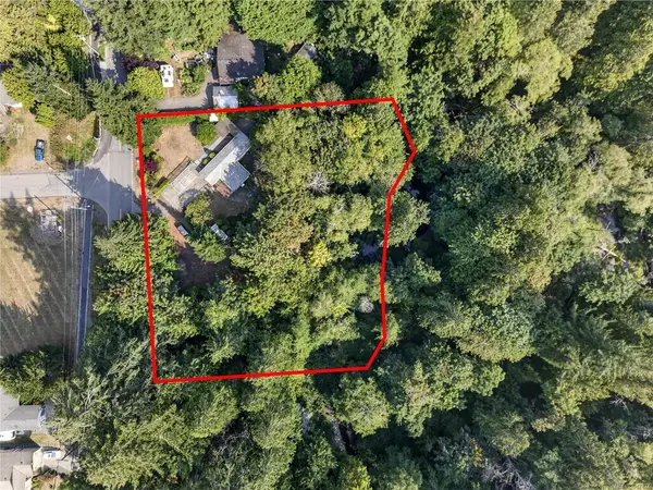 205 Atkins Rd, View Royal BC V9B 2Z8 - 1 bed, 1.0 bath in View Royal