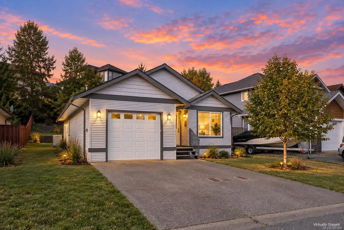2717 Kendal Ave, Cumberland BC V0R 1S0