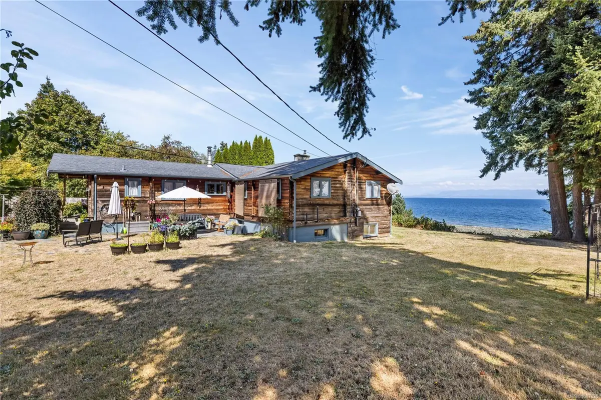 2310 Seabank Rd, Courtenay BC V9J 1Y2