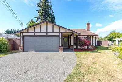 2827 Pickford Rd, Colwood BC V9B 2K3