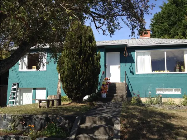 1618 Richardson St, Victoria BC V8S 1R4 - 5 bed, 2.0 bath in Victoria