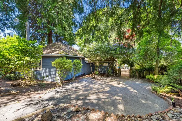 139 Hoylake Rd W, Qualicum Beach BC V9K 1K3 - 3 bed, 2 bath property for sale in Qualicum Beach