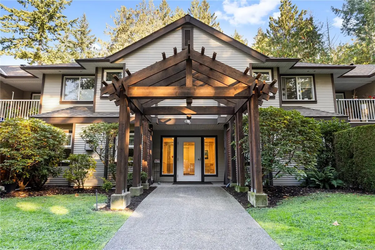 440 SCHLEY Pl #207, Qualicum Beach BC V9K 2M5