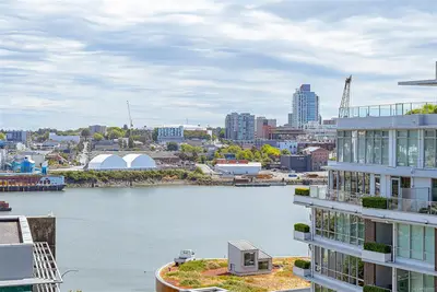 160 Wilson St #816, Victoria BC V9A 7P9