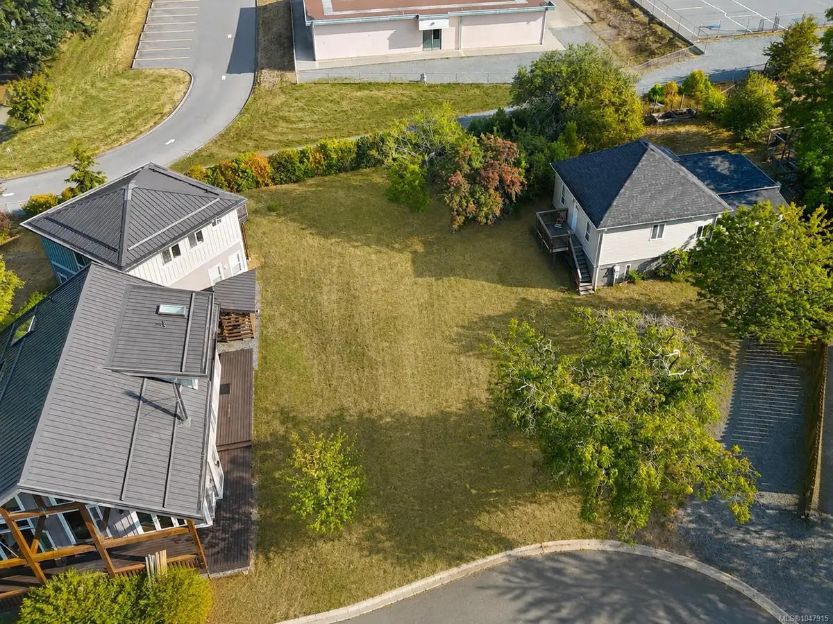 392 Urbains Pl, Nanaimo BC V9R 0E1