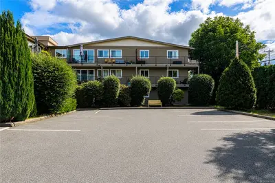 2515 Alexander St #208, Duncan BC V9L 2W8