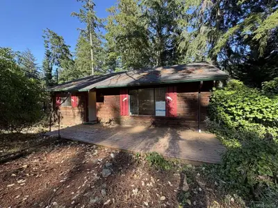 23 Pirates Lane, Protection Island BC V9R 6R1