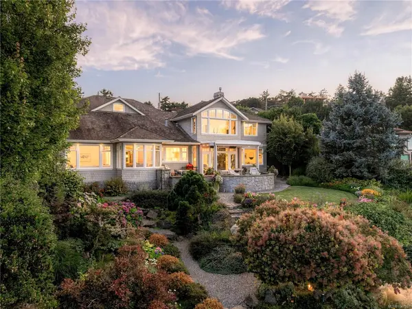 2924 Mt. Baker View Rd, Saanich BC V8N 1Z5 - 5 bed, 6 bath property for sale in Saanich