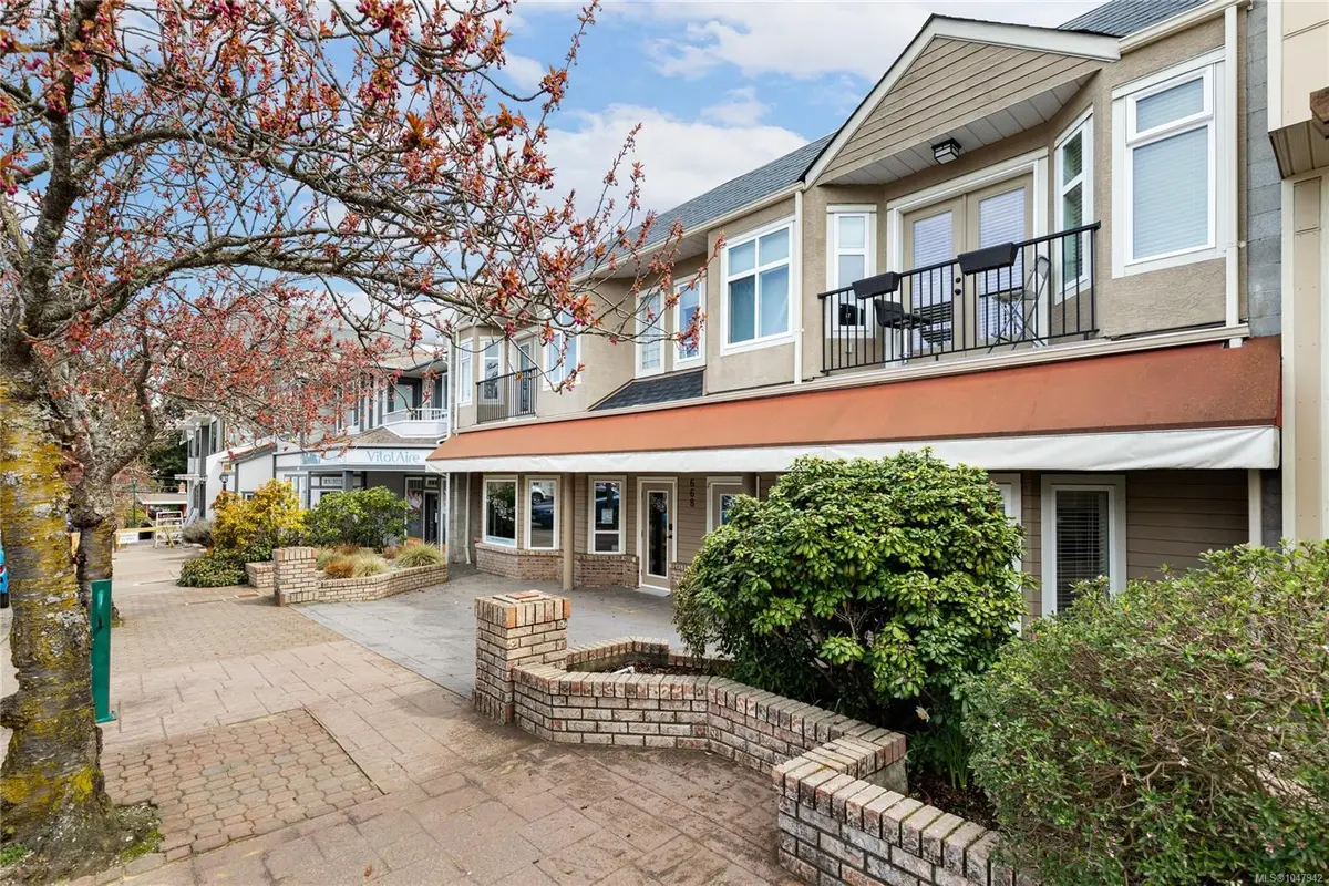 668 Beach Rd #4, Qualicum Beach BC V9K 2R1