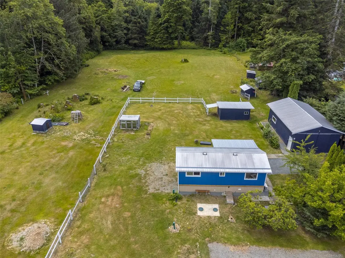 429 Community Rd, Sayward BC V0P 1R0