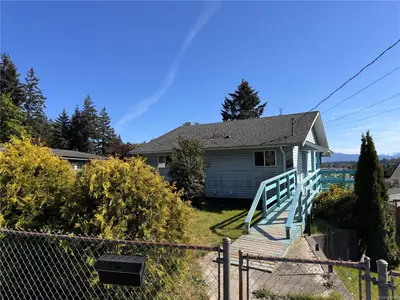 349 Rockland Rd, Campbell River BC V9W 1N7