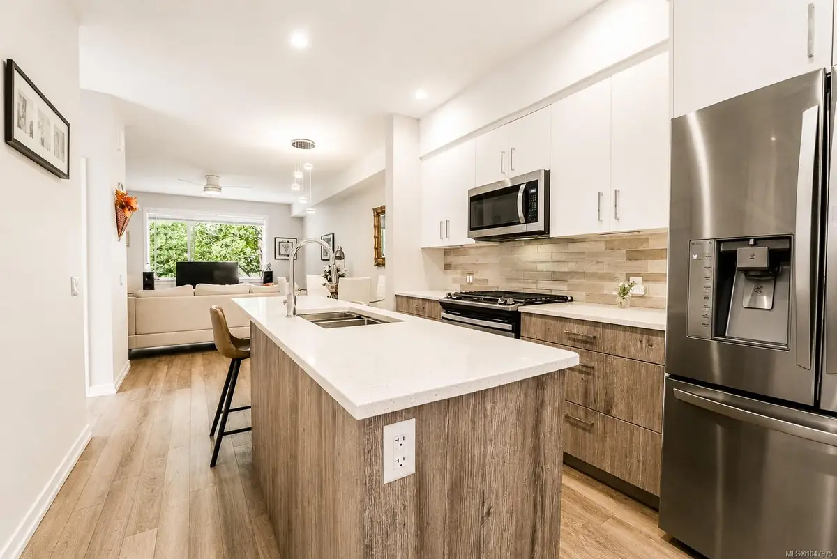 694 Hoylake Ave #112, Langford BC V9B 3P7