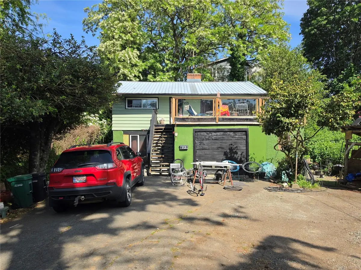 713 Victoria Rd, Nanaimo BC V9R 4R6