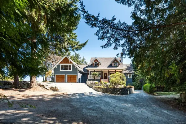 11357 Redbud Pl, North Saanich BC V8L 5J9 - 5 bed, 3 bath property for sale in North Saanich