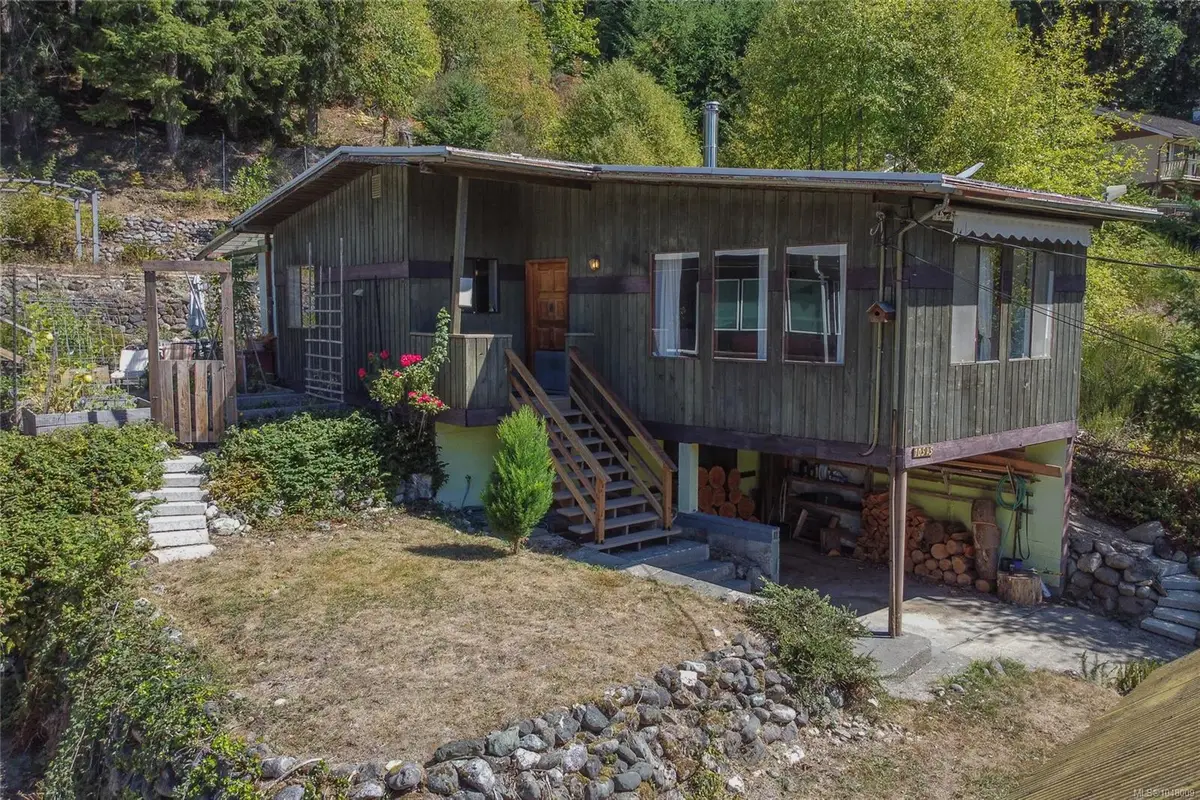 10545 Cypress Rd, Youbou BC V0R 3E1