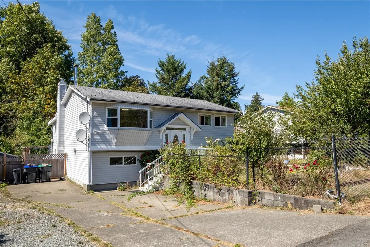 259 Denman St, Comox BC V9M 3B5