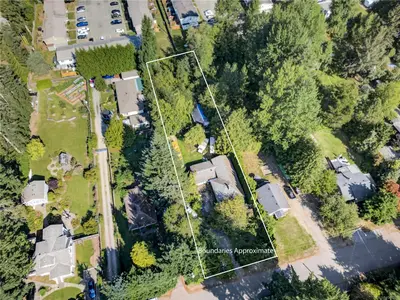 1655 15th St, Courtenay BC V9N 2C3