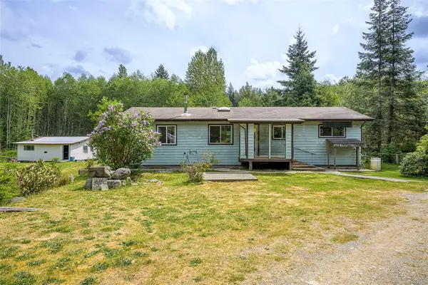 400 Dyer Rd, Sayward BC V0P 1R0 - 3 bed, 1.0 bath in Sayward