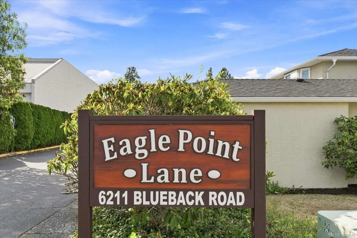 6211 Blueback Rd #4, Nanaimo BC V9V 1M8