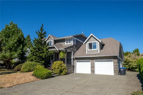 2400 Stirling Cres, Courtenay BC V9N 9W6 - 3 bed, 4.0 bath in Courtenay