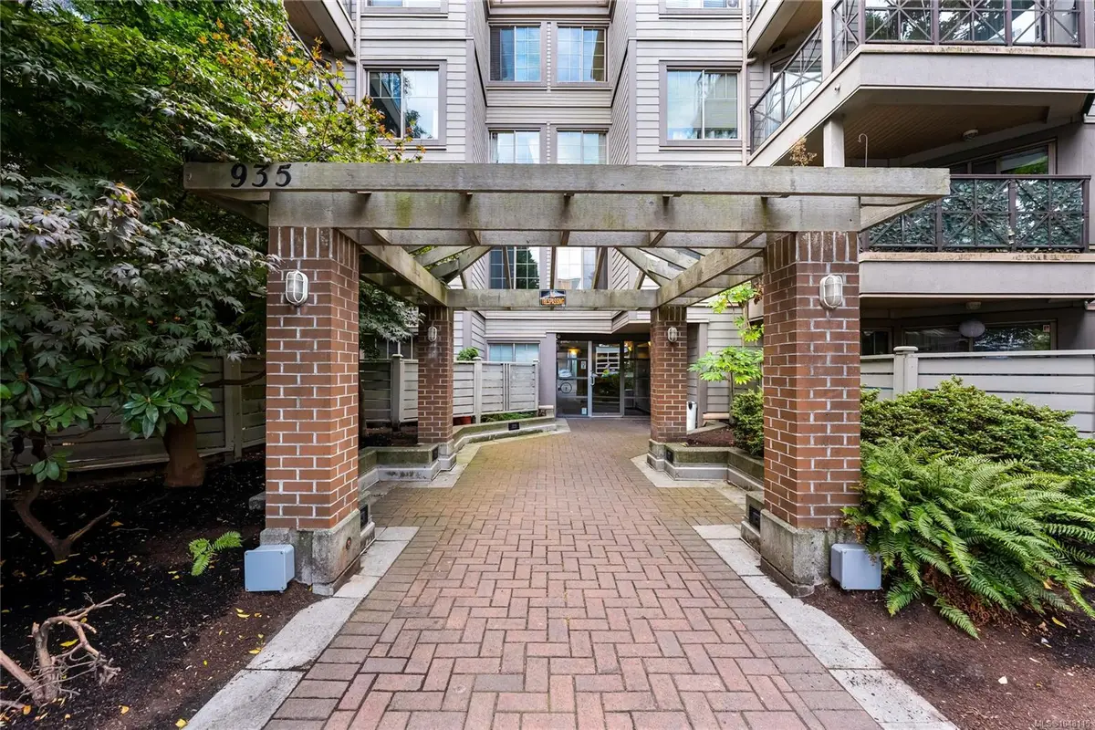 935 Johnson St #209, Victoria BC V8V 3N5