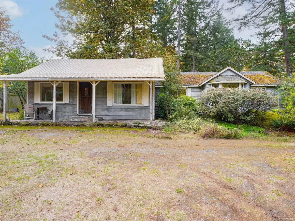 5333 Sparton Rd, Saanich BC V9E 2H5