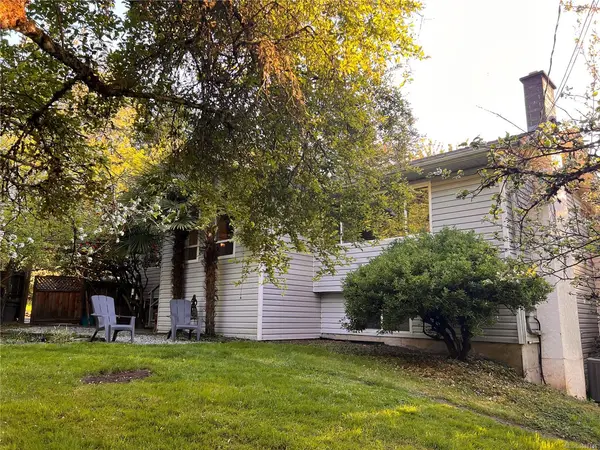 9146 West Saanich Rd, North Saanich BC V8L 5T4 - 5 bed, 4.0 bath in North Saanich