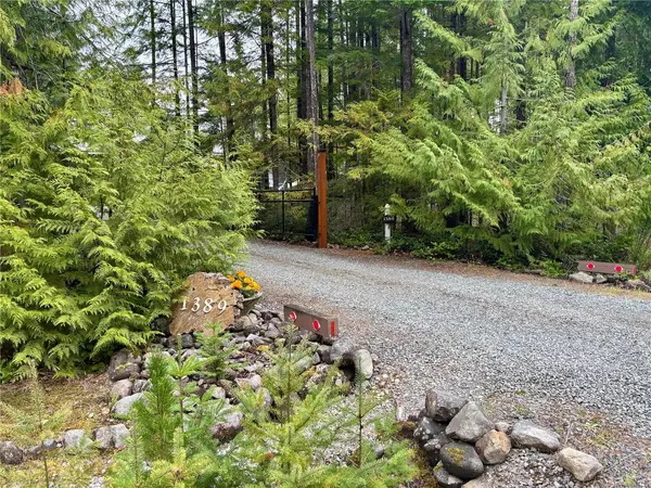 1389 Meadowood Way, Qualicum Beach BC V9K 2S4 - 4 bed, 2.0 bath in Qualicum Beach