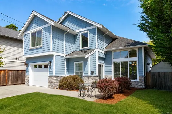 920 Snowdrop Ave, Saanich BC V8Z 2N4 - 4 bed, 4.0 bath in Saanich